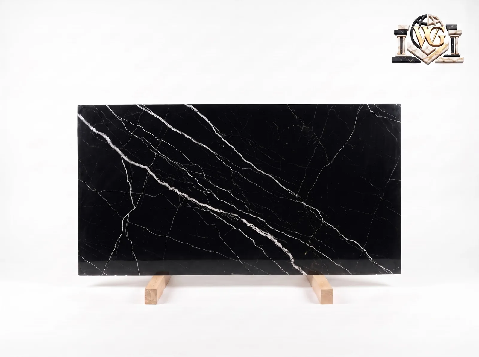 Marquina Nero — The full slab